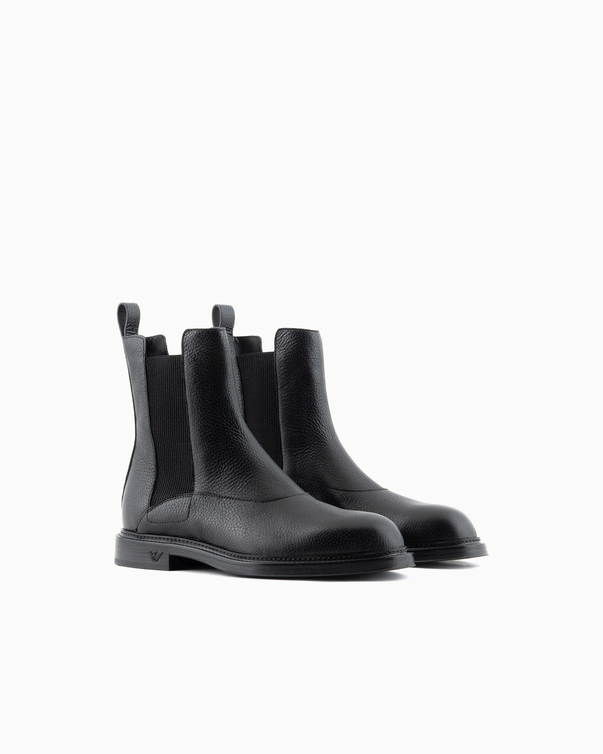 Leather Chelsea boots with elastic inserts Essential