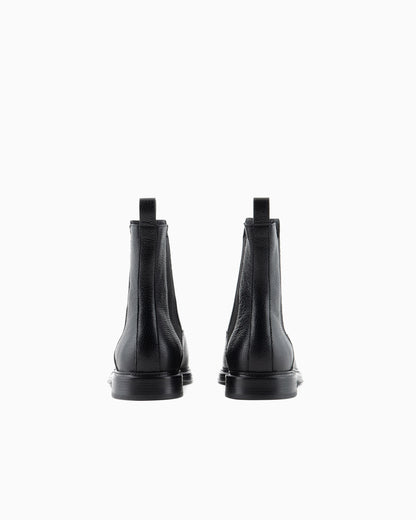 Leather Chelsea boots with elastic inserts Essential