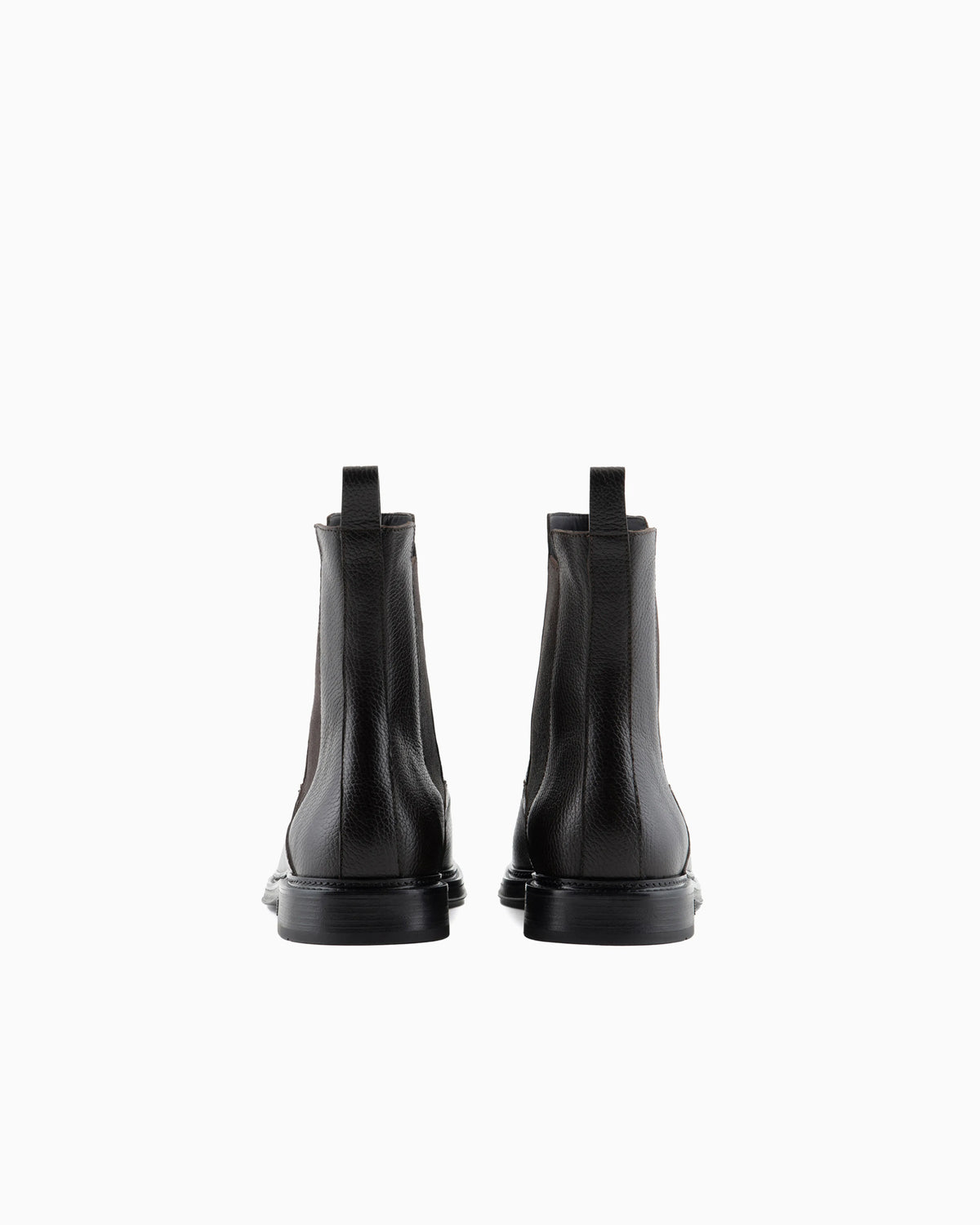 Leather Chelsea boots with elastic inserts Essential