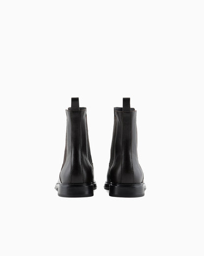 Leather Chelsea boots with elastic inserts Essential