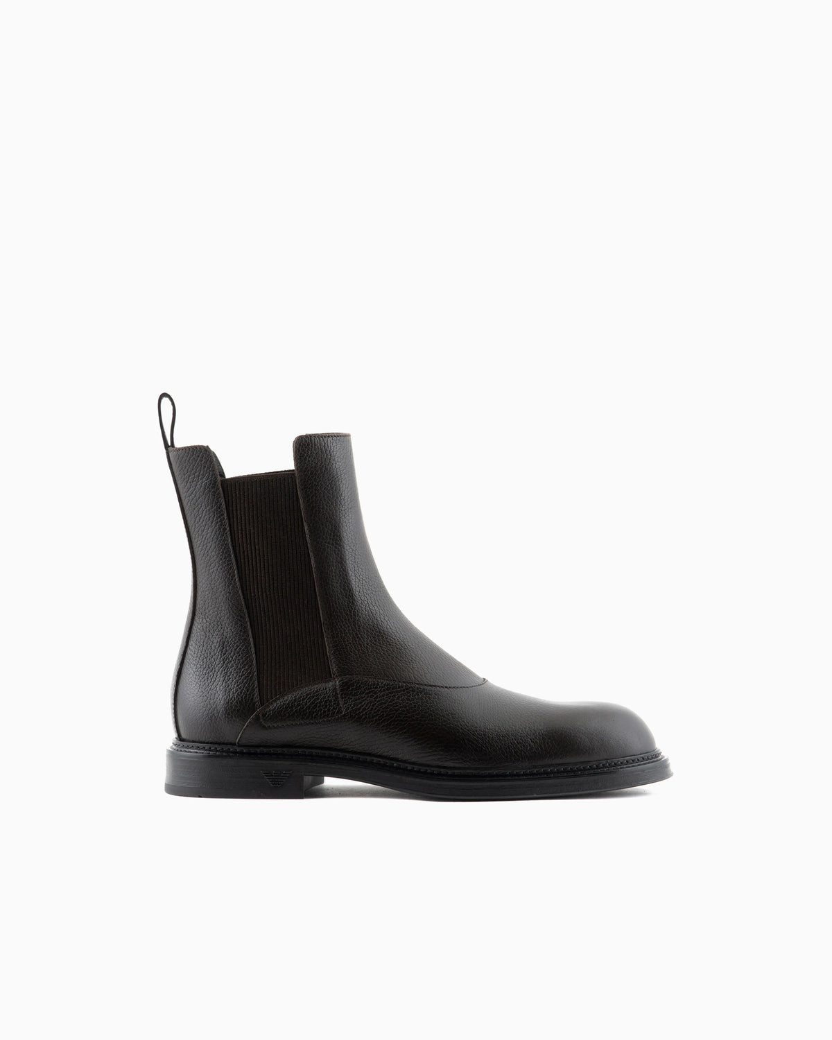 Leather Chelsea boots with elastic inserts Essential