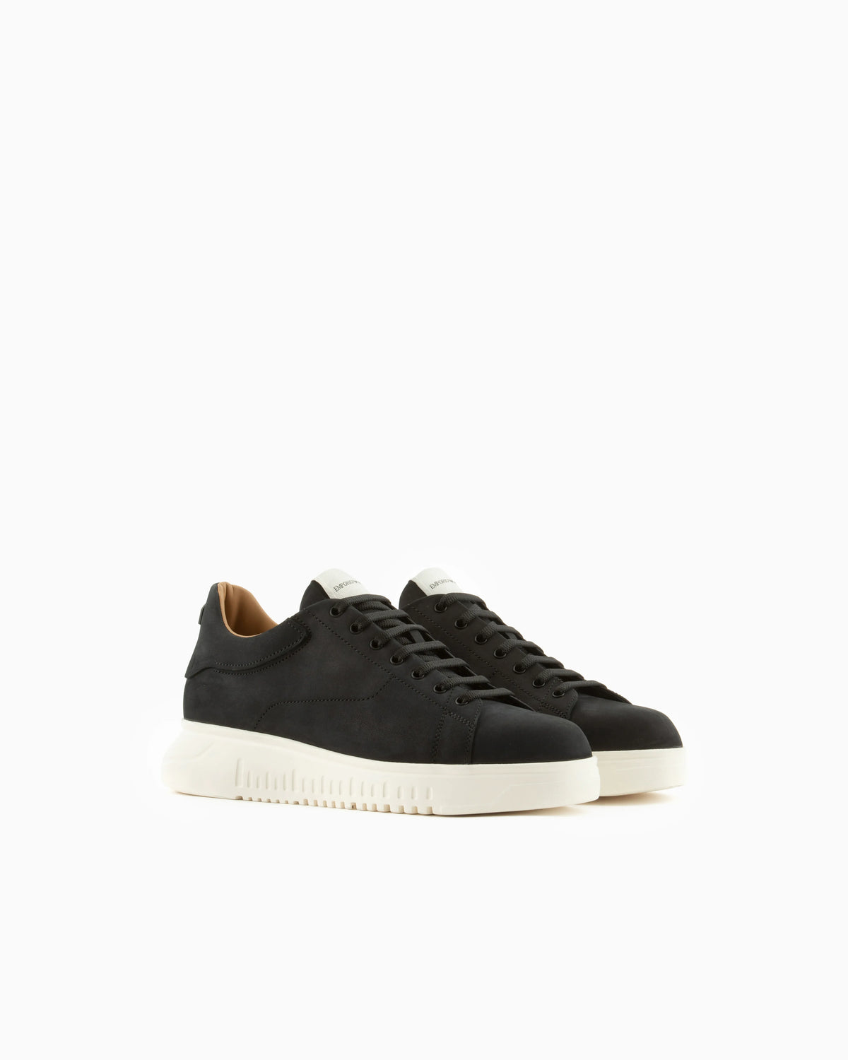Sneaker with knurled soles in nubuck leather Essential