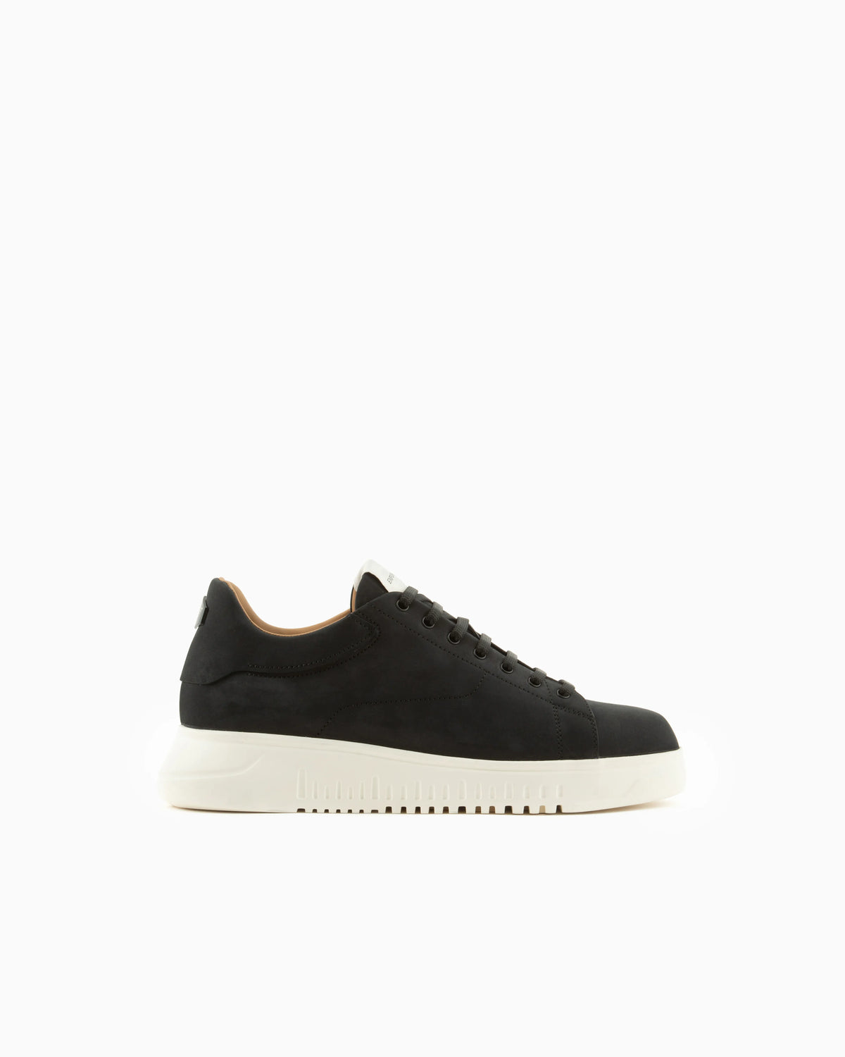 Sneaker with knurled soles in nubuck leather Essential