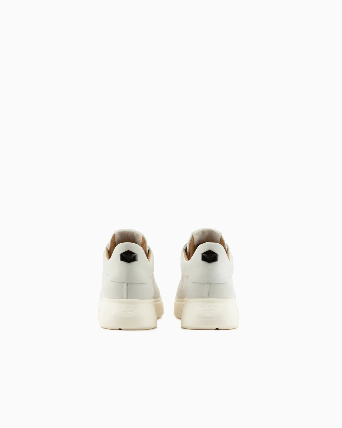 Sneaker with knurled soles in nubuck leather Essential