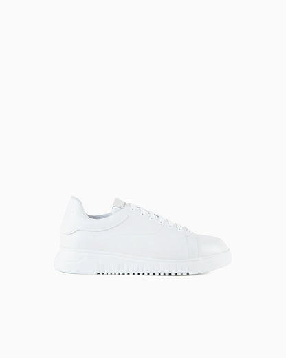 Low-top sneaker in tumbled leather Essential