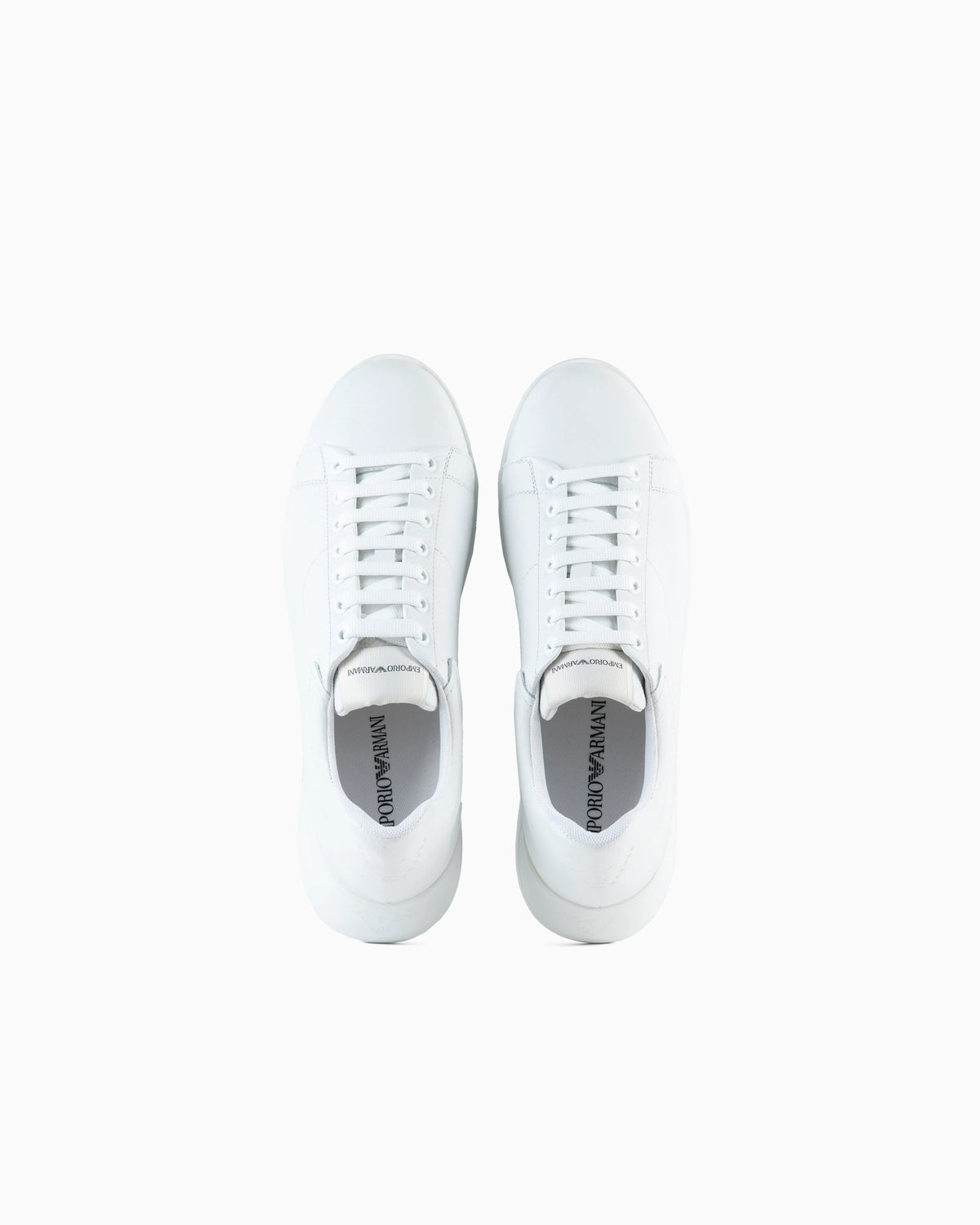 Low-top sneaker in tumbled leather Essential