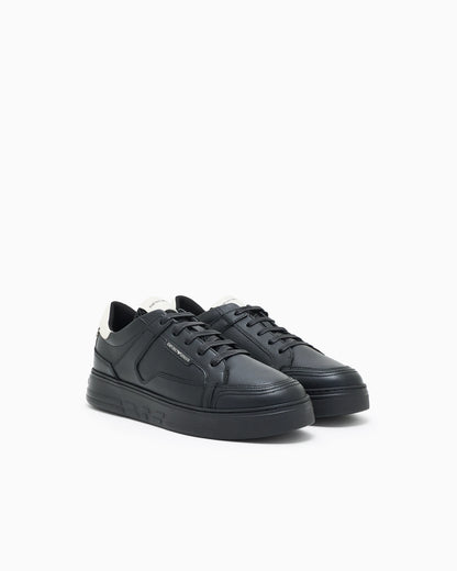 Leather sneaker with tumbled finish and padded collar