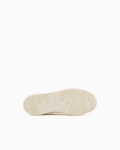 Leather sneaker with tumbled finish and padded collar