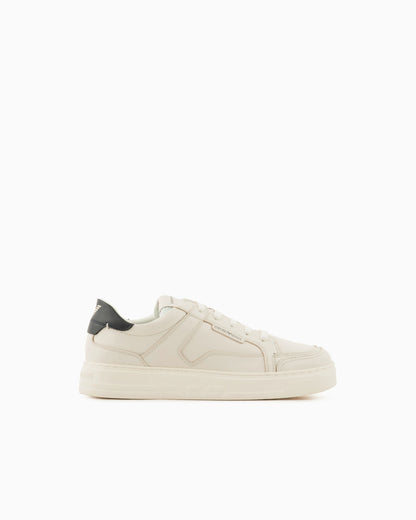 Leather sneaker with tumbled finish and padded collar