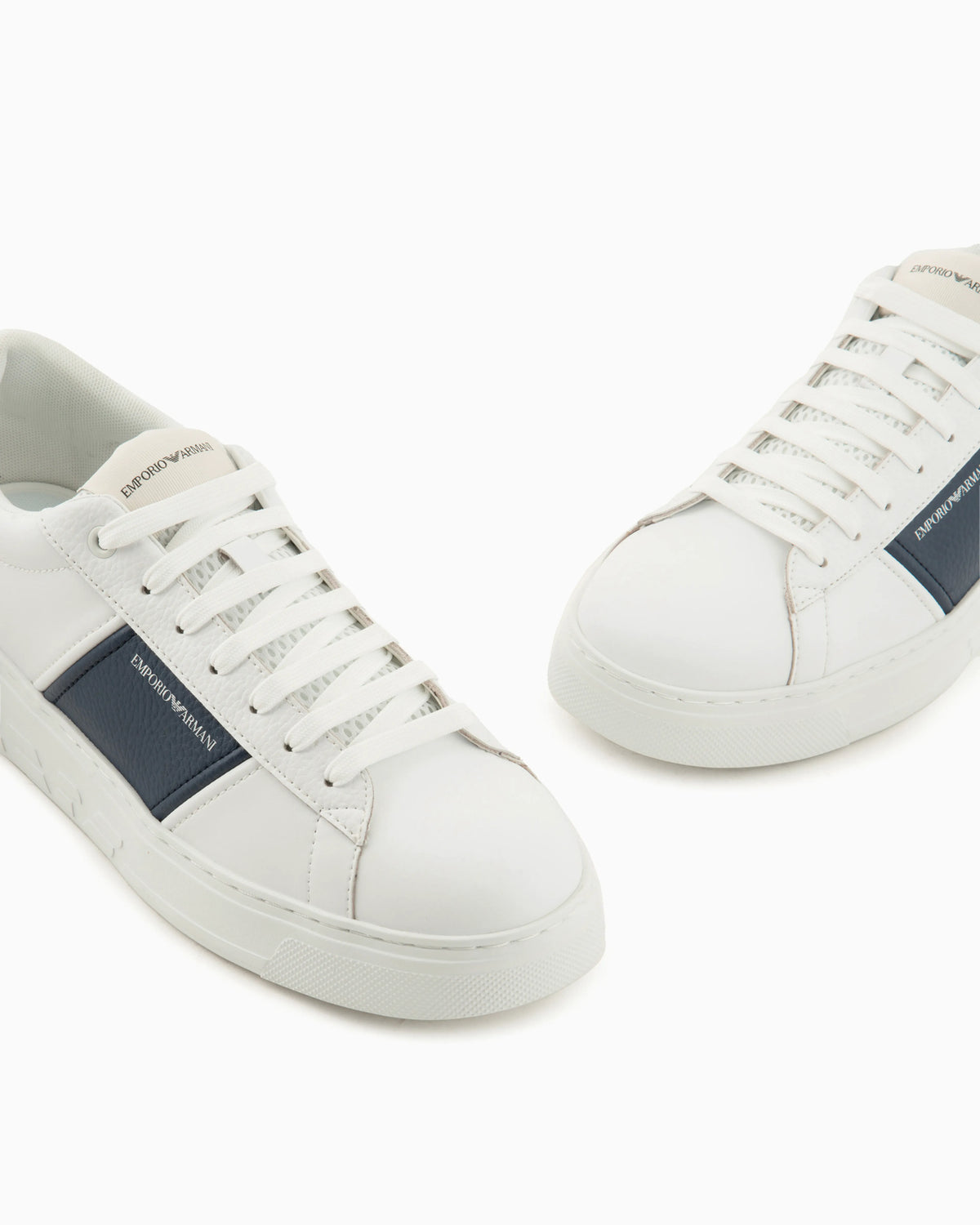 Leather sneakers with logo detail