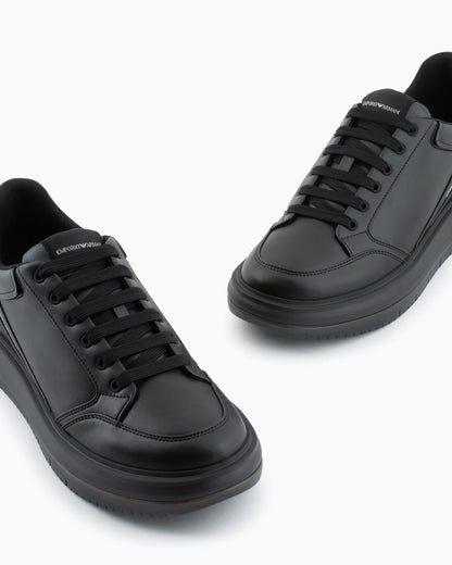 Low-top sneaker in smooth leather with side logo