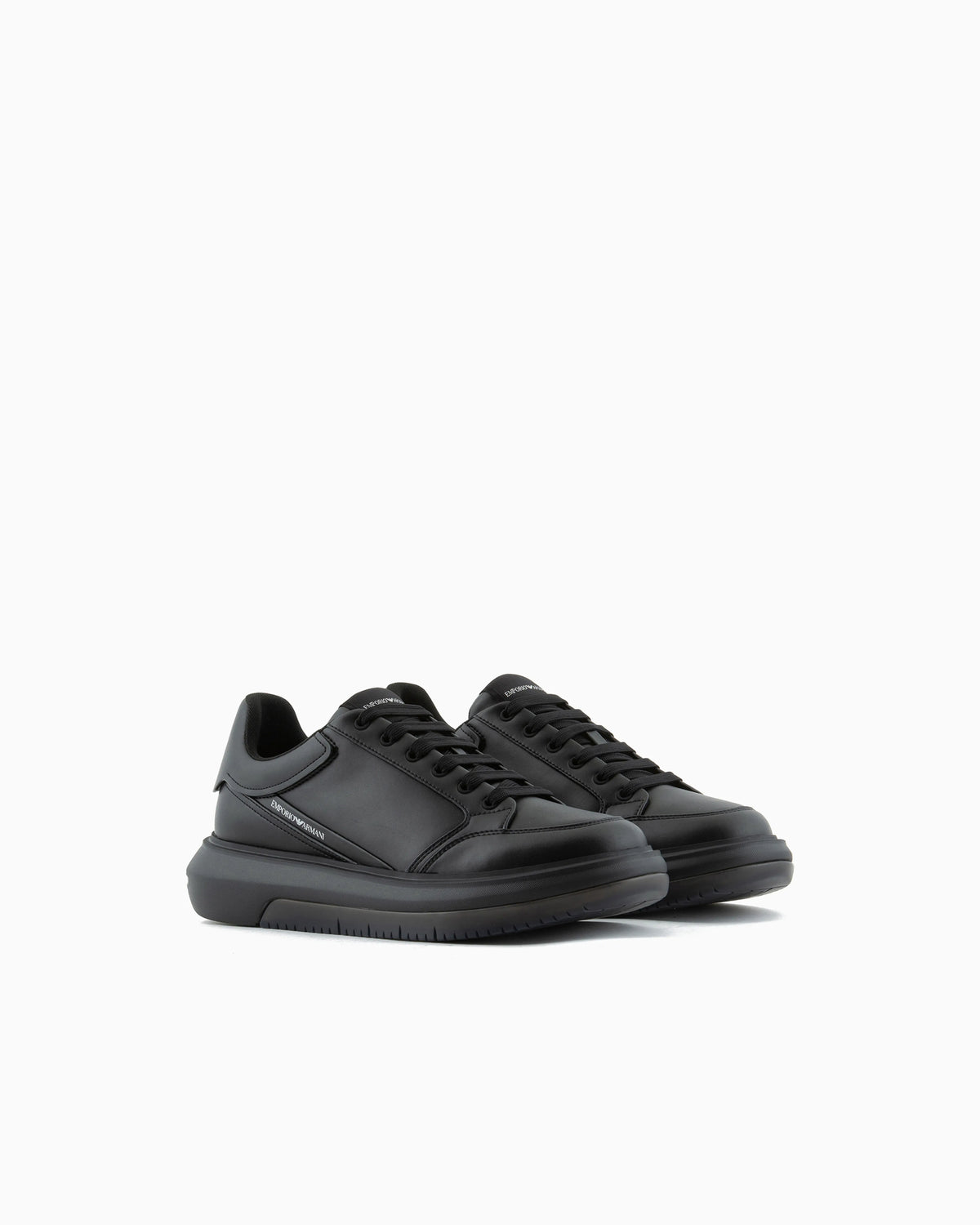 Low-top sneaker in smooth leather with side logo