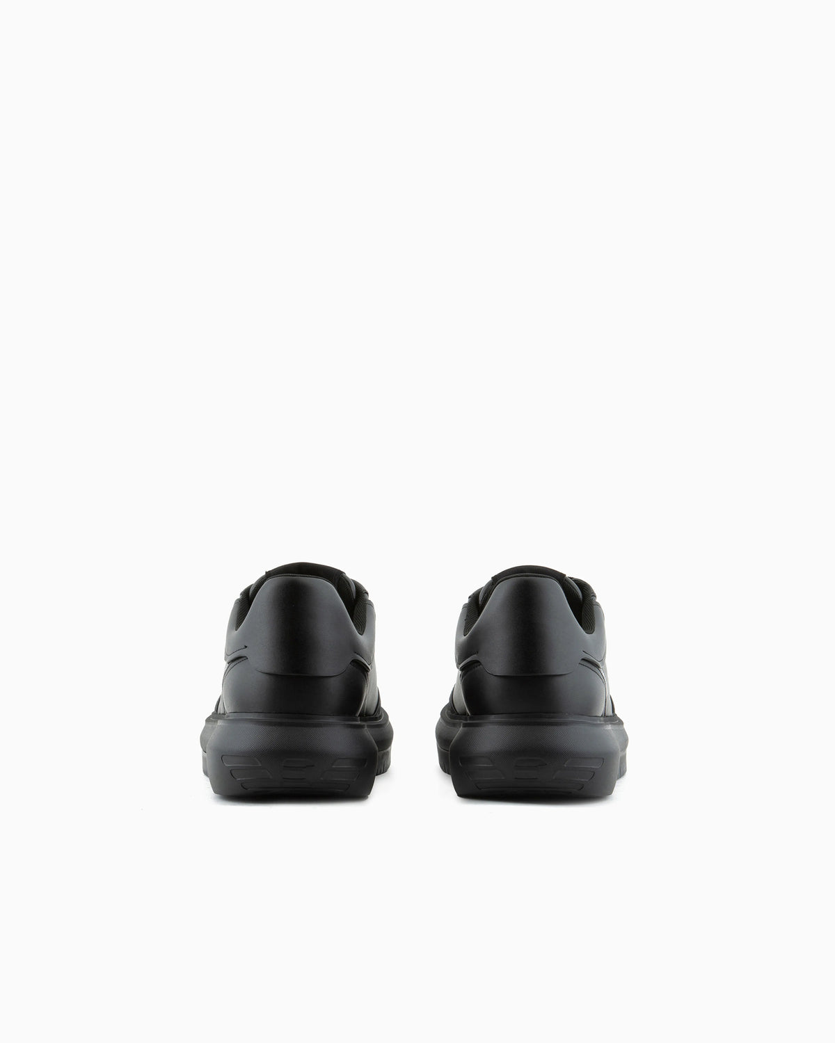 Low-top sneaker in smooth leather with side logo
