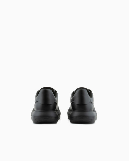 Low-top sneaker in smooth leather with side logo
