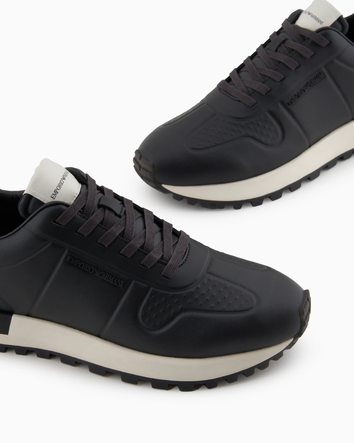 Leather sneakers with thermoformed details