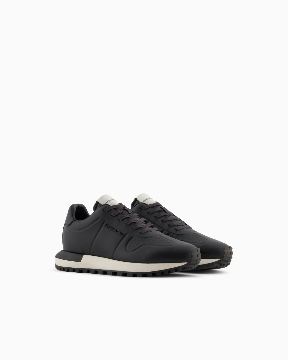 Leather sneakers with thermoformed details