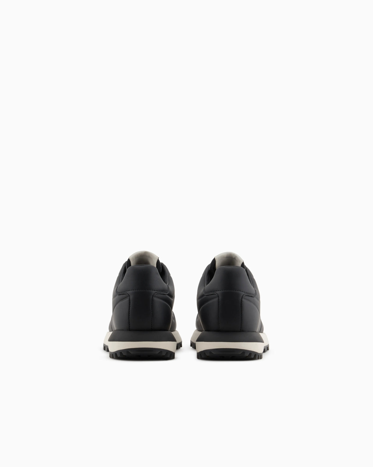 Leather sneakers with thermoformed details