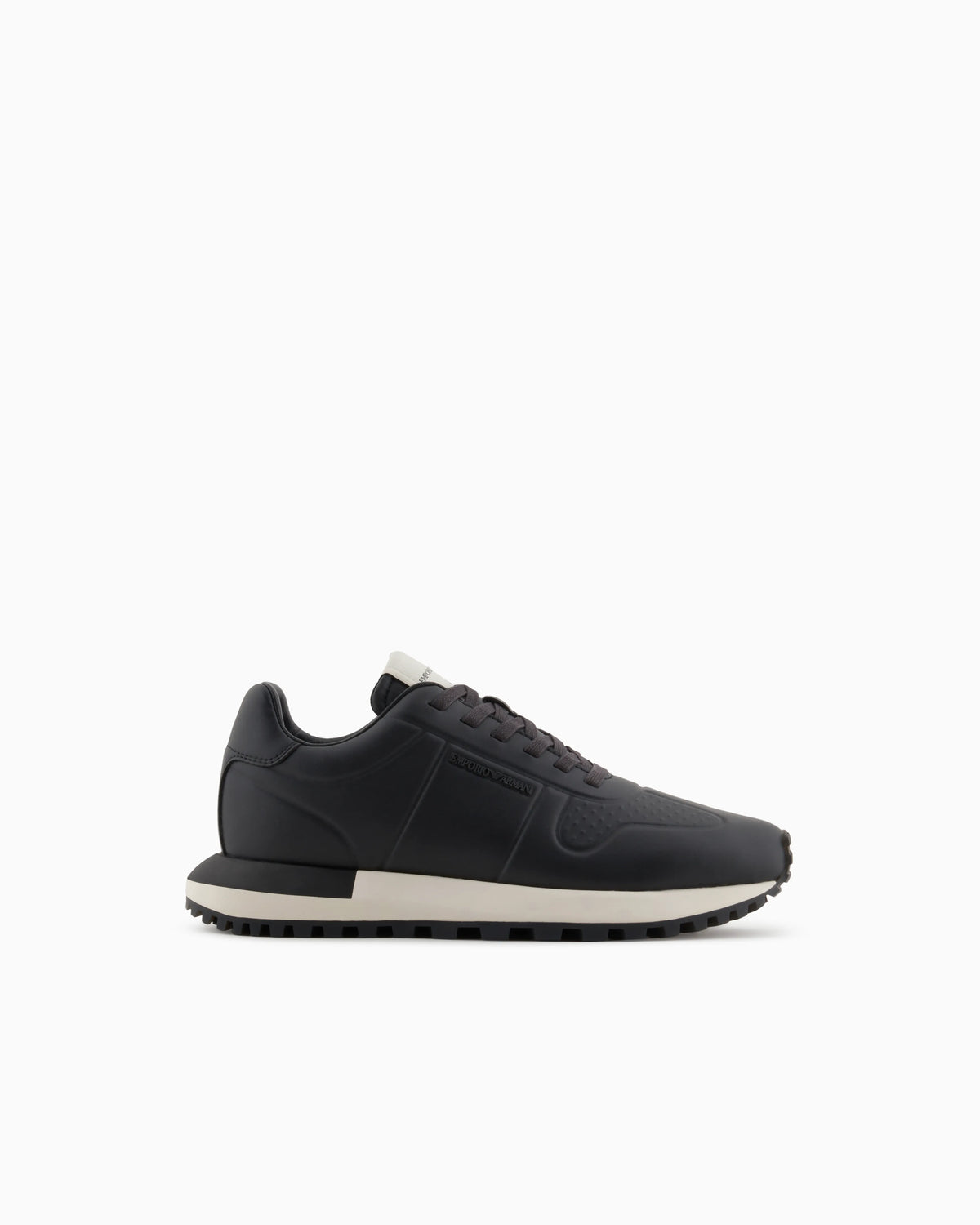 Leather sneakers with thermoformed details