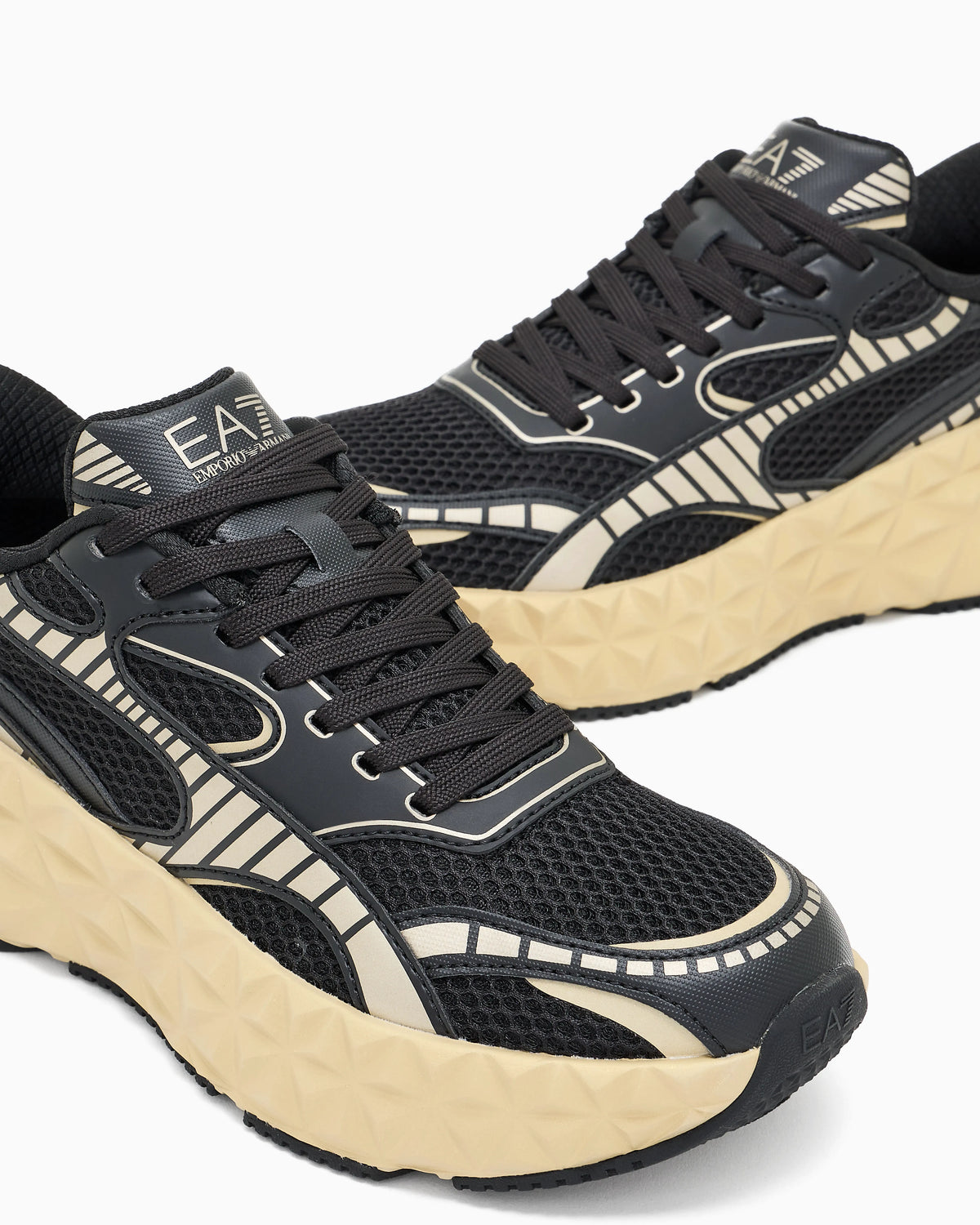 Ultimate tech sneaker in mesh with thick sole Kobra Tech