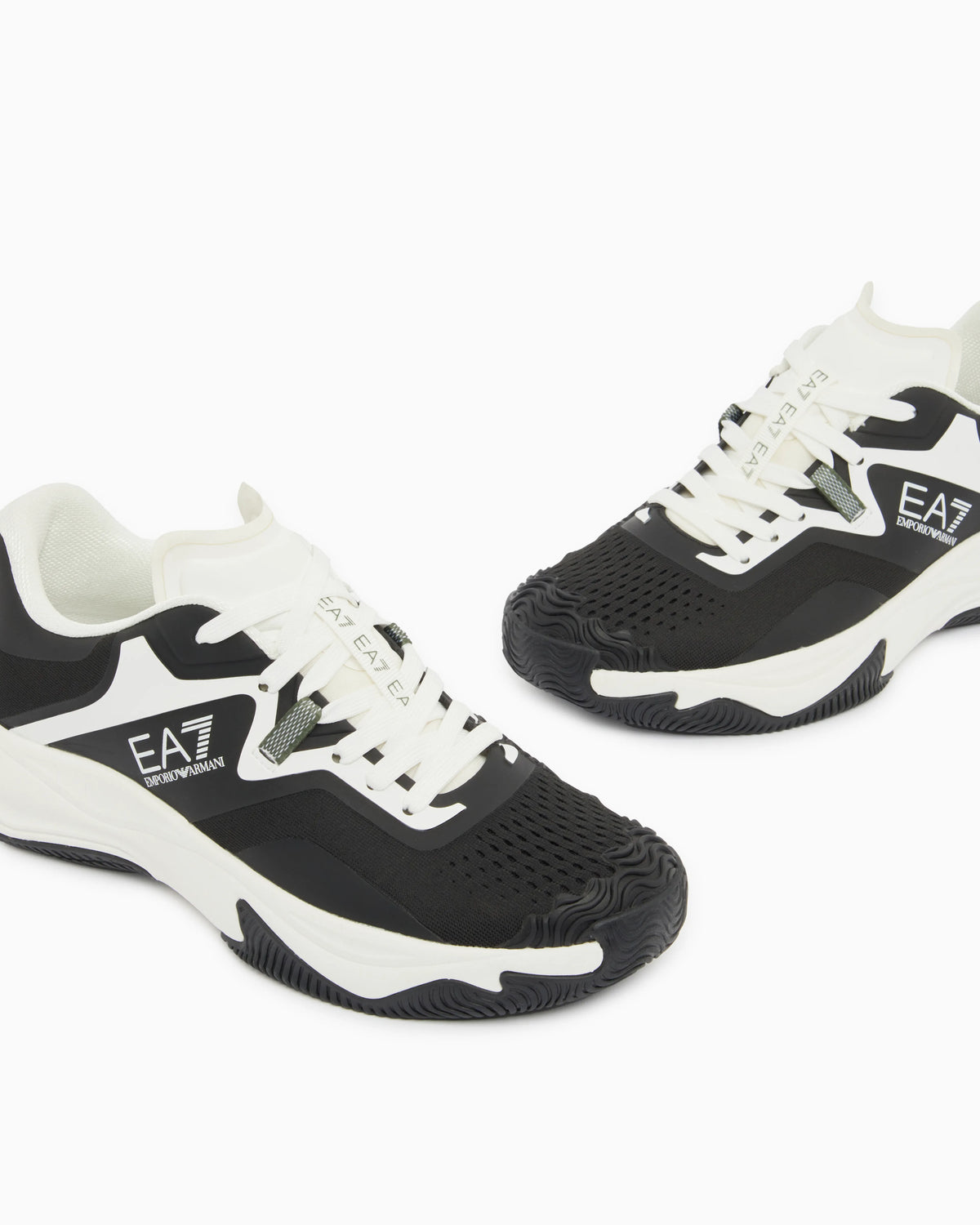 Running sneaker with a breathable mesh upper New Padel