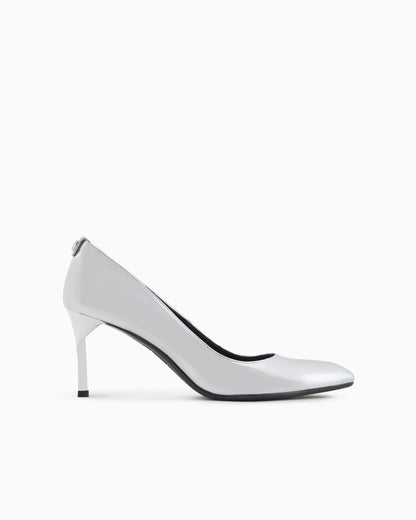 Super shiny leather pumps