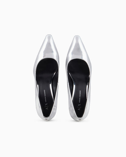 Super shiny leather pumps