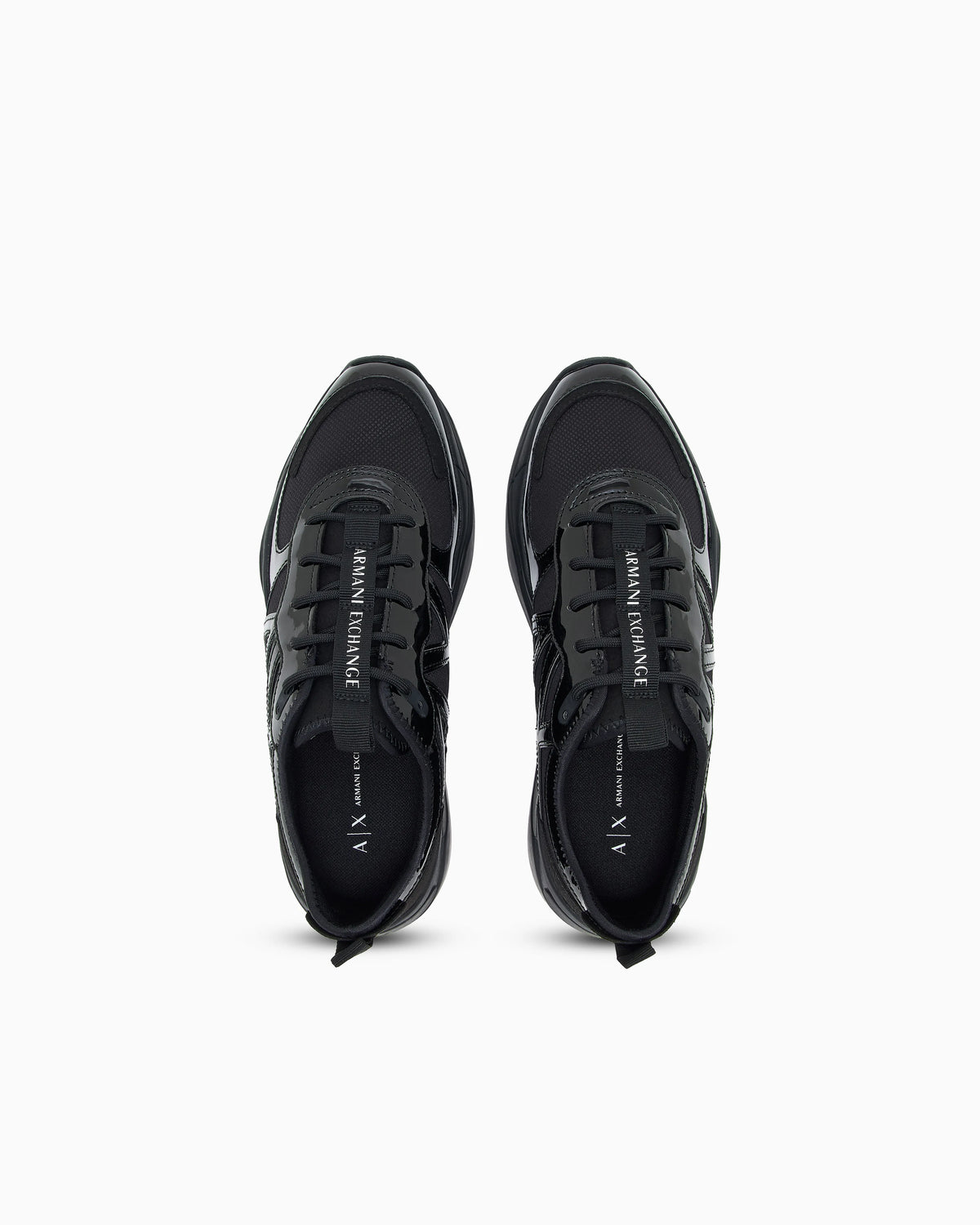 Sneakers in mesh with patent and microsuede details
