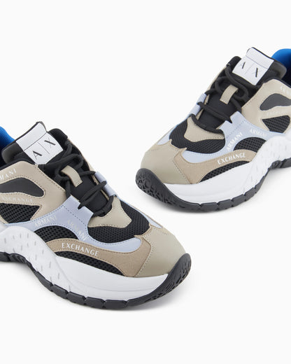 Mesh sneakers with custom tread