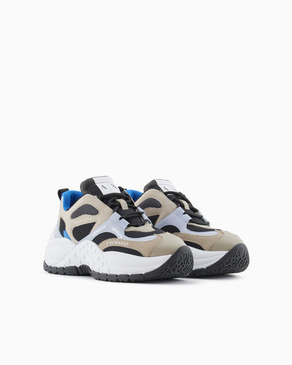 Mesh sneakers with custom tread