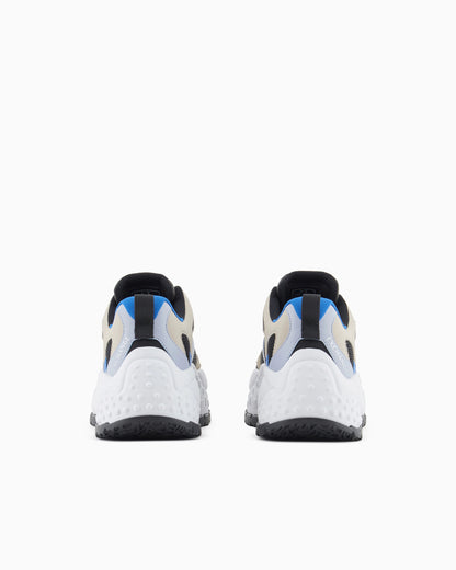 Mesh sneakers with custom tread