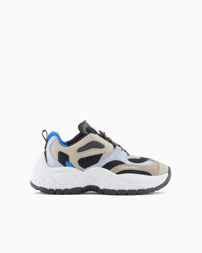 Mesh sneakers with custom tread