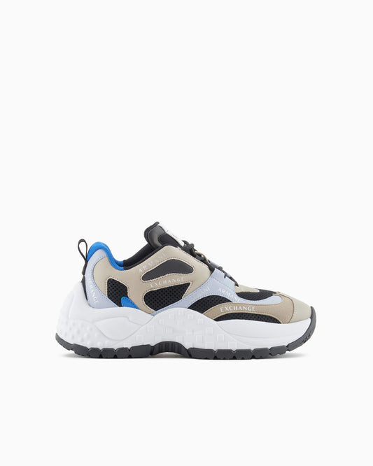 Mesh sneakers with custom tread