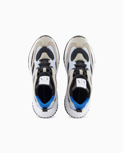 Mesh sneakers with custom tread
