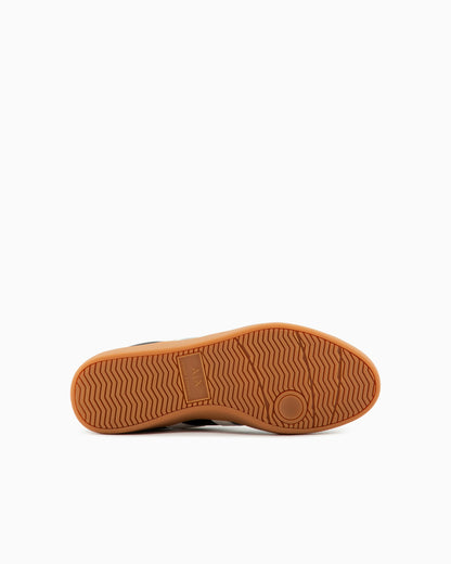 Sneakers with contrasting side bands