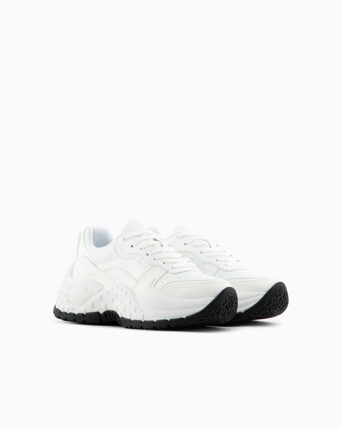 Chunky sneakers with contrasting sole