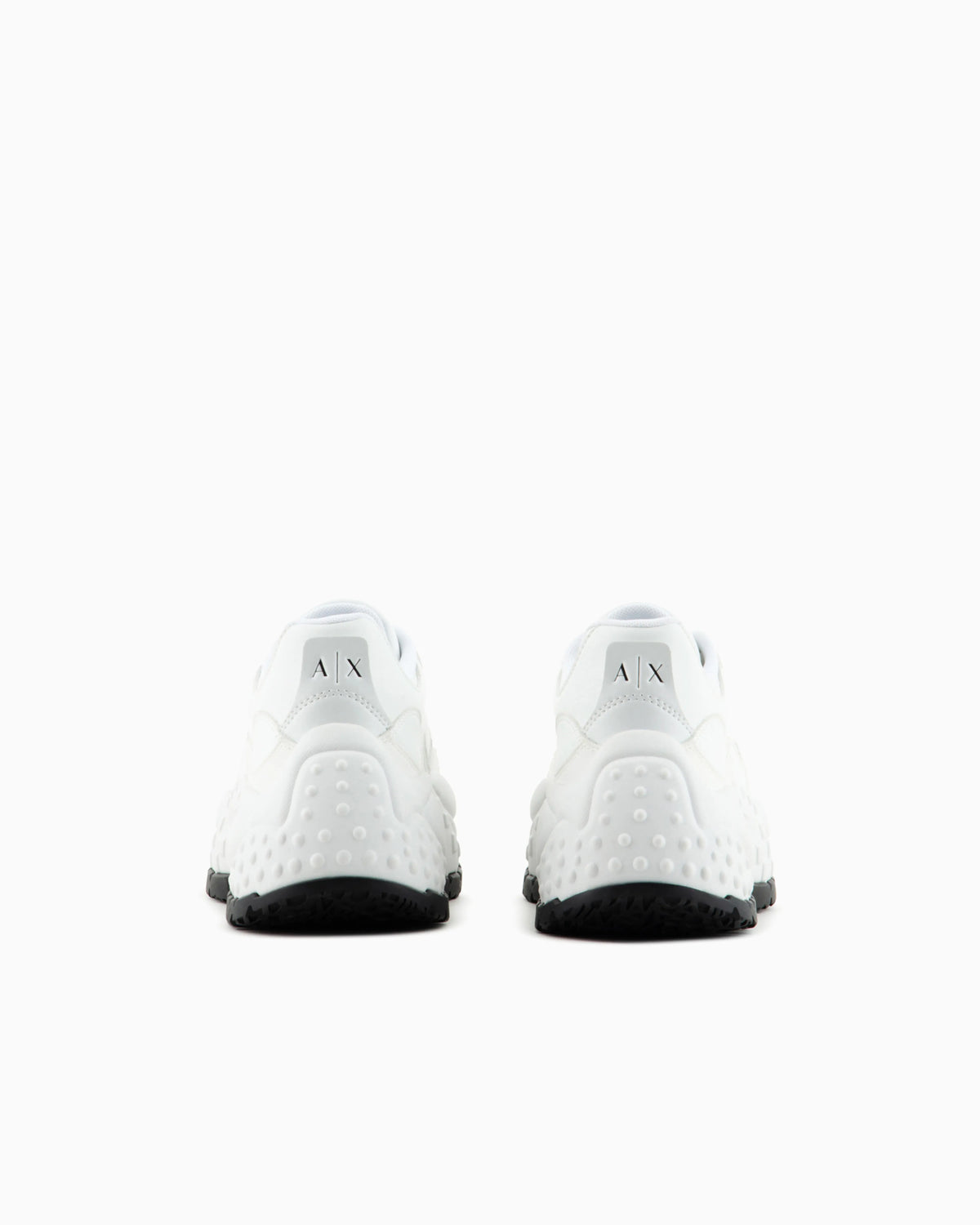Chunky sneakers with contrasting sole