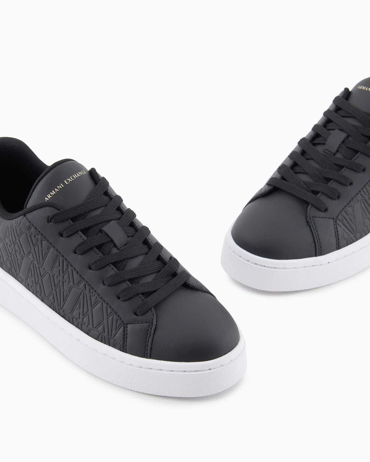 Low-top sneakers with embossed pattern and contrast heel