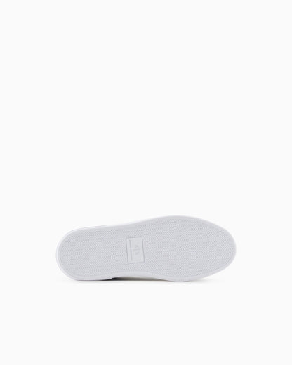 Low-top sneakers with embossed pattern and contrast heel