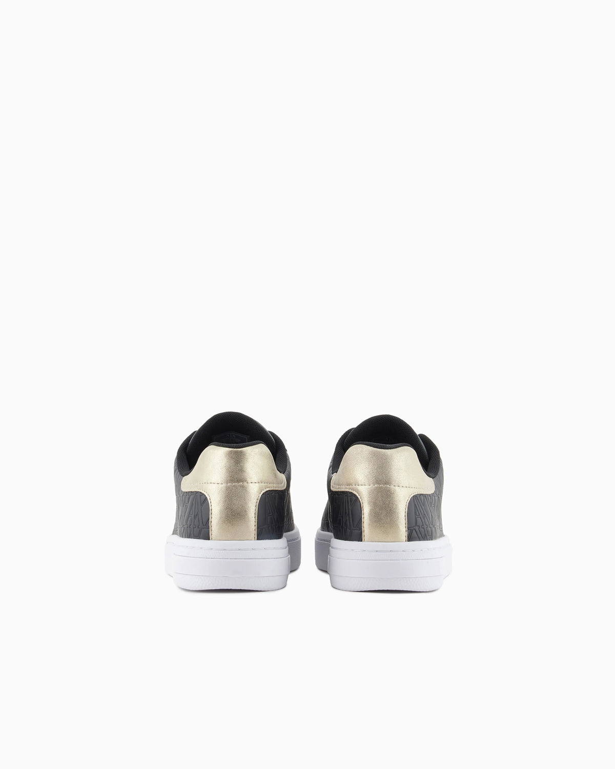 Low-top sneakers with embossed pattern and contrast heel