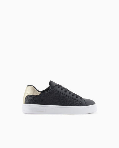 Low-top sneakers with embossed pattern and contrast heel