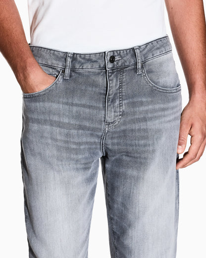 Faded fleece denim jeans with a comfort slim fit
