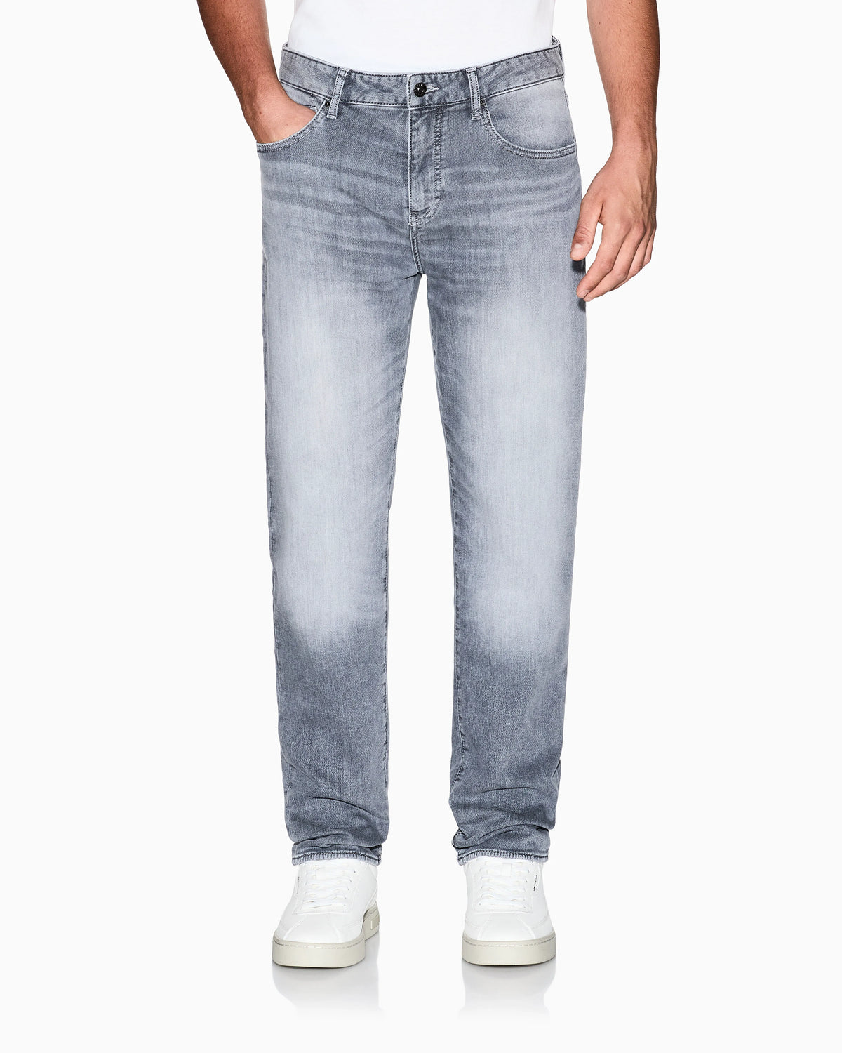 Faded fleece denim jeans with a comfort slim fit