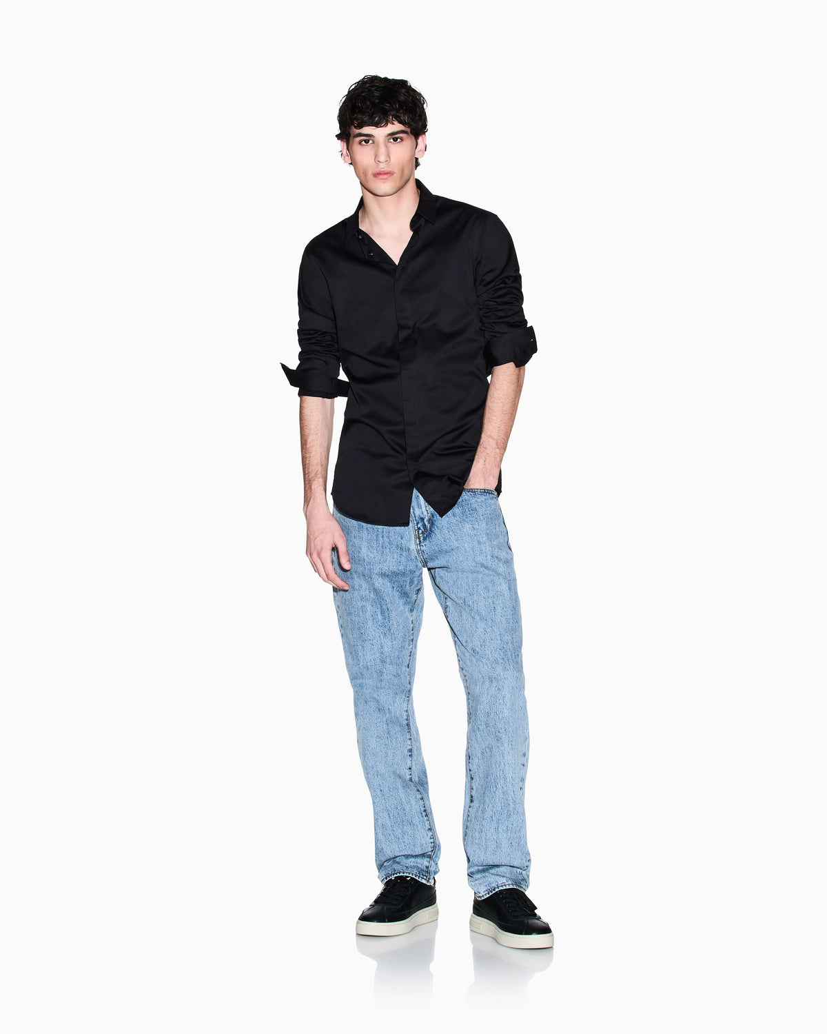 Slim-fit denim jeans