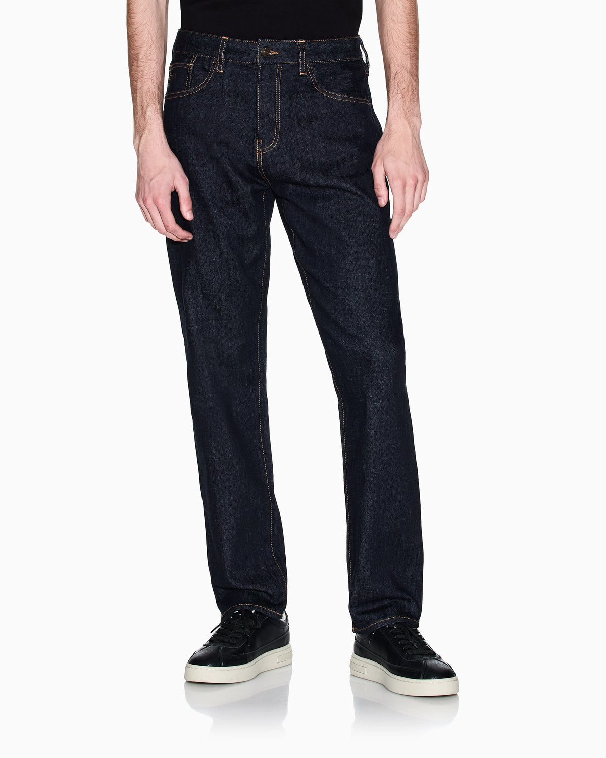 Straight fit jeans in comfort denim