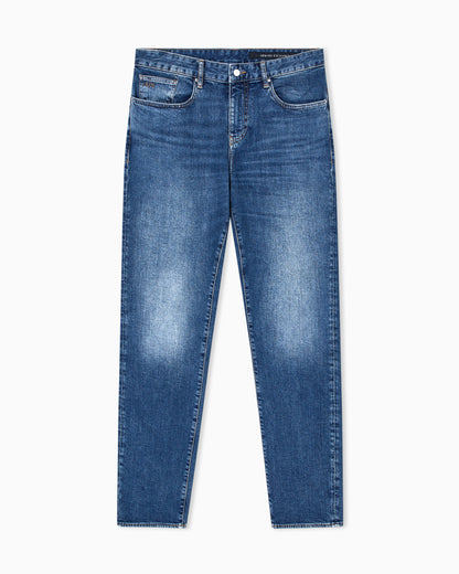 Slim fit jeans in stretch denim