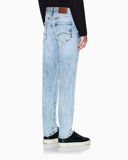 Slim fit jeans in stretch denim