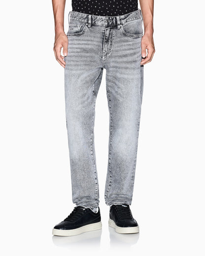 Slim fit jeans in stretch denim