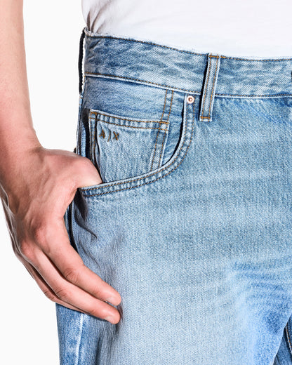 loose tapered fit 5 pockets denim pant in washed cotton