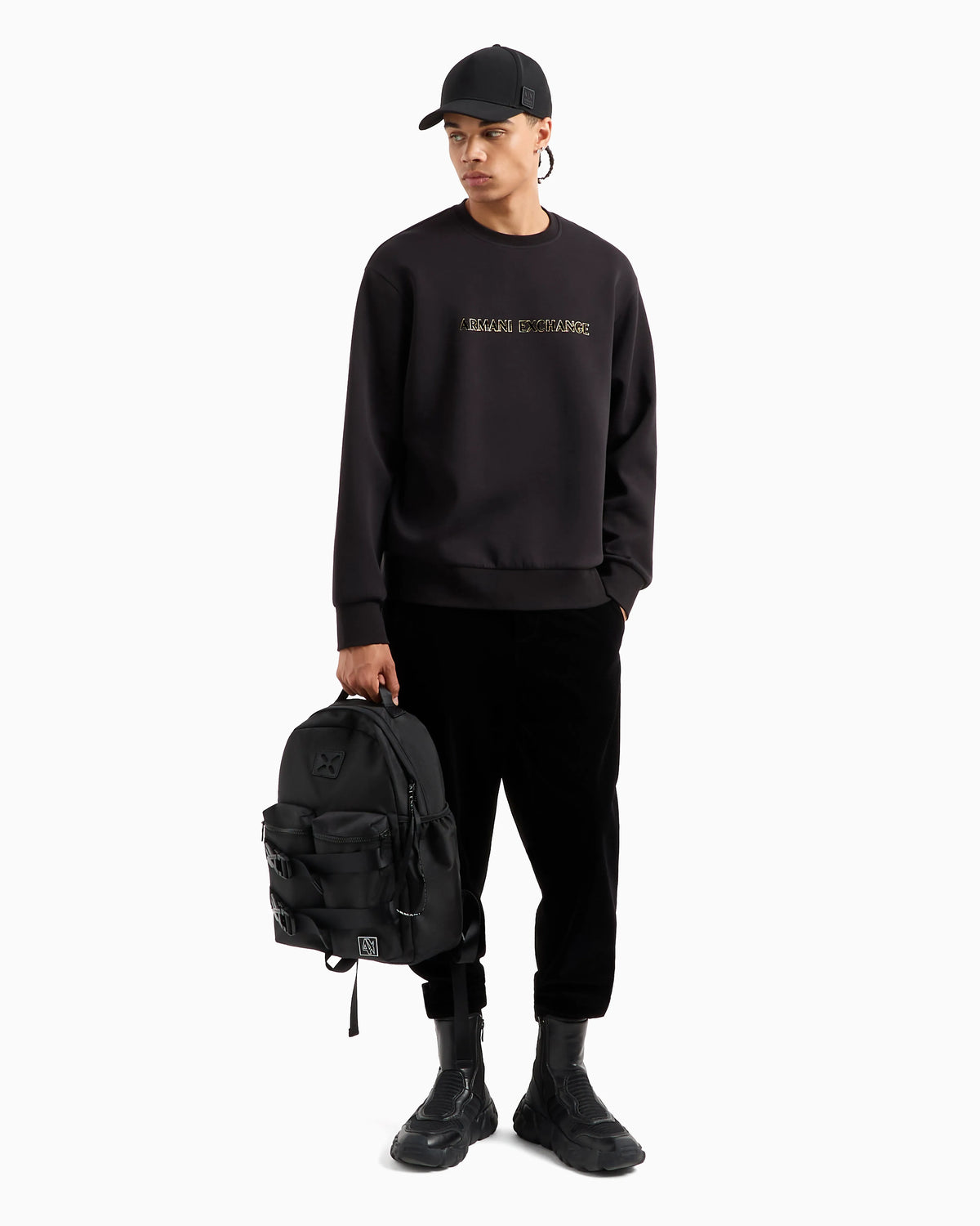 Crewneck sweatshirt with metal profile logo