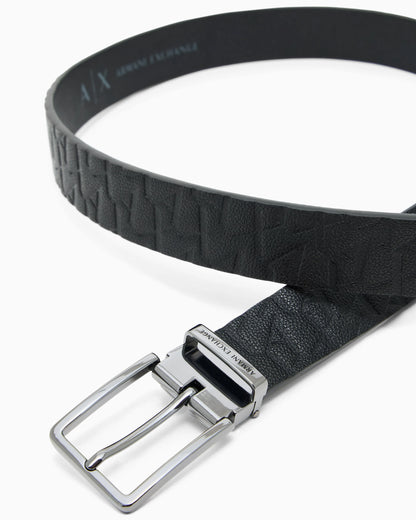 Belt with a textured pattern and polished metal buckle